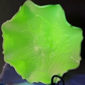 Vintage Northwood Uranium Custard Glass Peacock & Urn Bowl, 10”